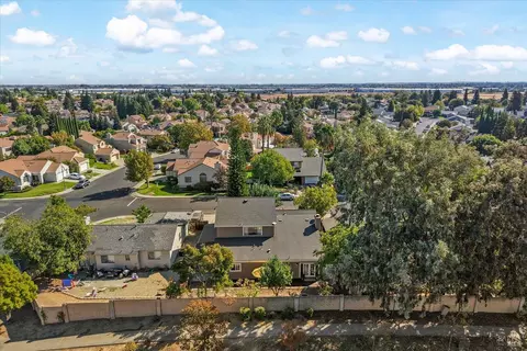 View/Area - 416 Limerick Way, Vacaville, CA 95688 photo 3 of 11