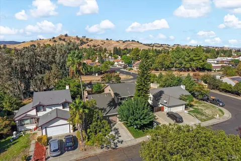 View/Area - 416 Limerick Way, Vacaville, CA 95688 photo 2 of 11