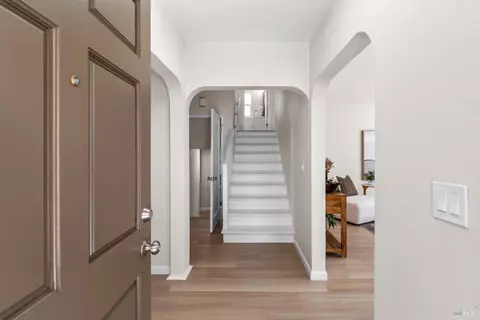 Entry Way - 734 Illinois St, Vallejo, CA 94590 photo 1 of 10