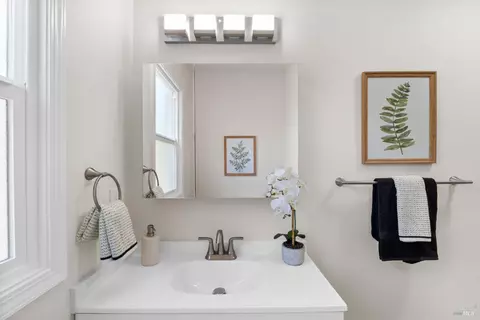 Bath - 734 Illinois St, Vallejo, CA 94590 photo 5 of 5