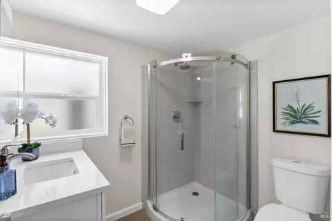 Bath - 734 Illinois St, Vallejo, CA 94590 photo 1 of 5