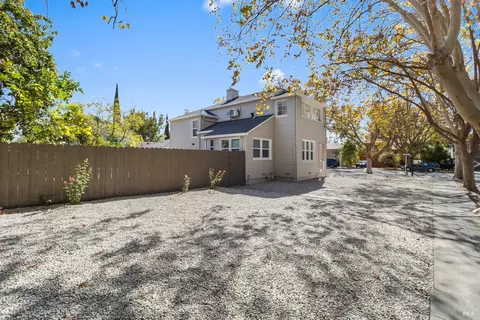 Exterior - 734 Illinois St, Vallejo, CA 94590 photo 5 of 15