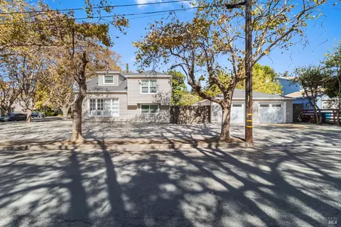 Exterior - 734 Illinois St, Vallejo, CA 94590 photo 4 of 15