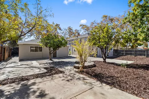 Exterior - 734 Illinois St, Vallejo, CA 94590 photo 14 of 15