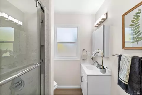 Bath - 734 Illinois St, Vallejo, CA 94590 photo 4 of 5