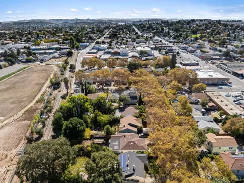 View/Area - 734 Illinois St, Vallejo, CA 94590 photo 6 of 9