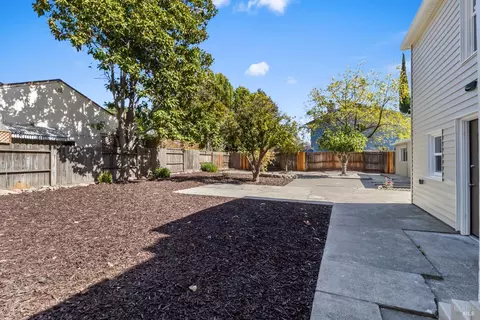 Exterior - 734 Illinois St, Vallejo, CA 94590 photo 12 of 15