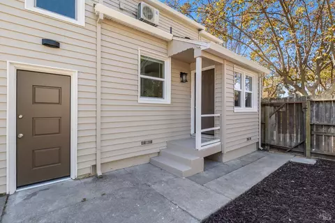 Exterior - 734 Illinois St, Vallejo, CA 94590 photo 7 of 15