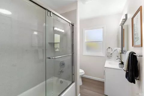Bath - 734 Illinois St, Vallejo, CA 94590 photo 3 of 5