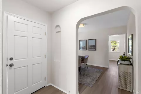 Entry Way - 734 Illinois St, Vallejo, CA 94590 photo 2 of 10
