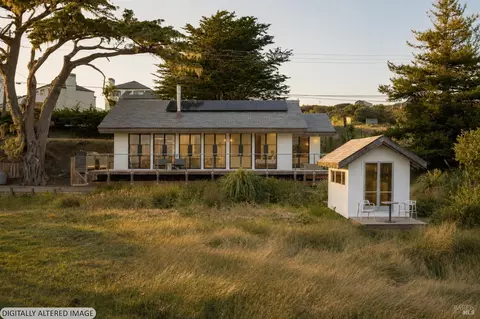 501 Smith Brothers Rd, Bodega Bay, CA 94923