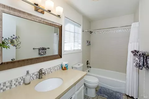 Bath - 141 Theodor Ln, Sonoma, CA 95476 photo 3 of 4