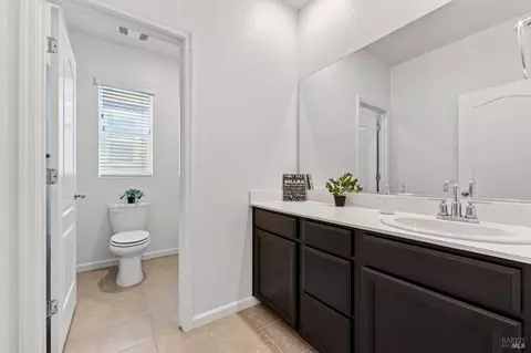 Entry Way - 2351 Hanson Dr, Fairfield, CA 94533 photo 4 of 7