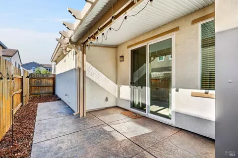 Exterior - 2351 Hanson Dr, Fairfield, CA 94533 photo 3 of 7