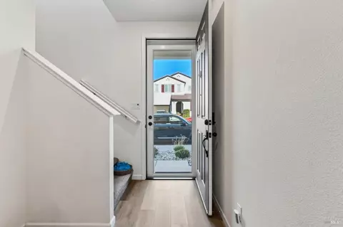 Entry Way - 2351 Hanson Dr, Fairfield, CA 94533 photo 7 of 7