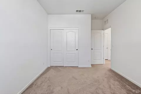Bedroom - 2351 Hanson Dr, Fairfield, CA 94533 photo 4 of 12