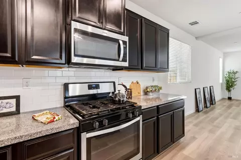 Kitchen - 2351 Hanson Dr, Fairfield, CA 94533 photo 2 of 3