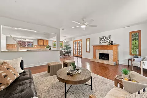Living - 858 Brentwood Ave, Vallejo, CA 94591 photo 2 of 3