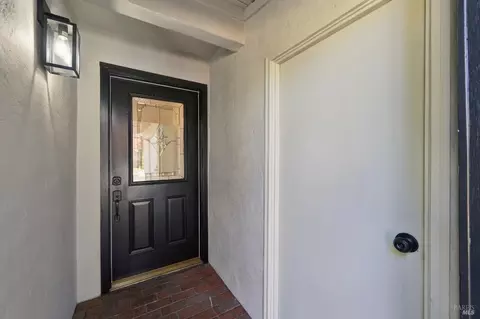 Entry Way - 858 Brentwood Ave, Vallejo, CA 94591 photo 1 of 1