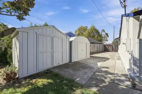 Exterior - 858 Brentwood Ave, Vallejo, CA 94591 photo 2 of 10