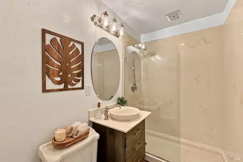 Bath - 858 Brentwood Ave, Vallejo, CA 94591 photo 1 of 1