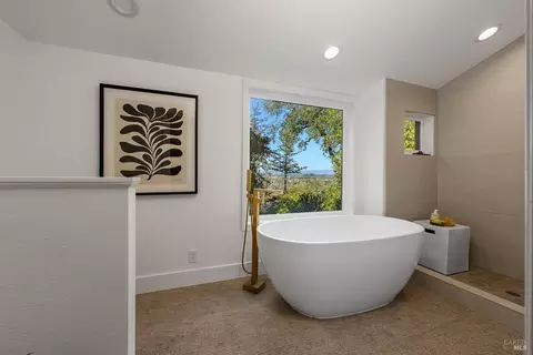 Bath - 1680 High School Rd, Sebastopol, CA 95472 photo 2 of 6