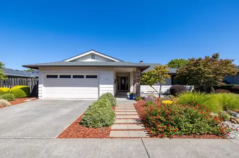 7619 Oak Leaf Dr, Santa Rosa, CA 95409