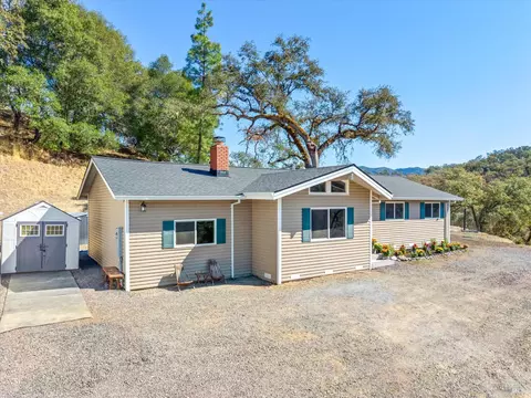 Exterior - 2441 Redemeyer Rd, Ukiah, CA 95482 photo 2 of 13