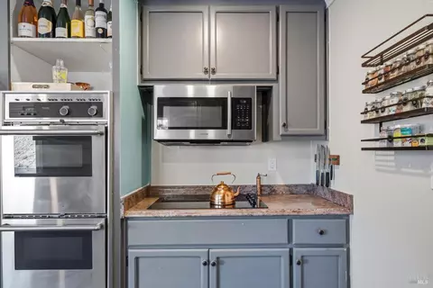 Kitchen - 2441 Redemeyer Rd, Ukiah, CA 95482 photo 2 of 3