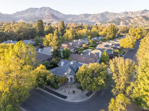 1558 Centennial Cir, Calistoga, CA 94515