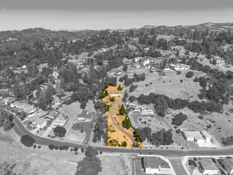 4980 Carriage Ln, Santa Rosa, CA 95403