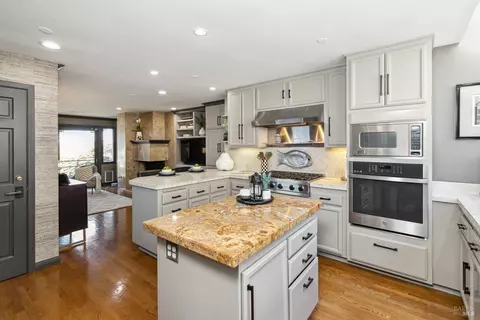 Kitchen - 31 Edwards Ave, Sausalito, CA 94965 photo 2 of 3