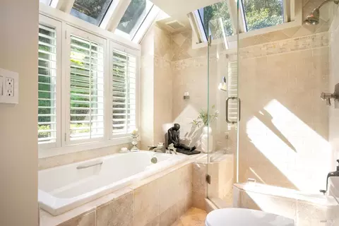Bath - 31 Edwards Ave, Sausalito, CA 94965 photo 1 of 1