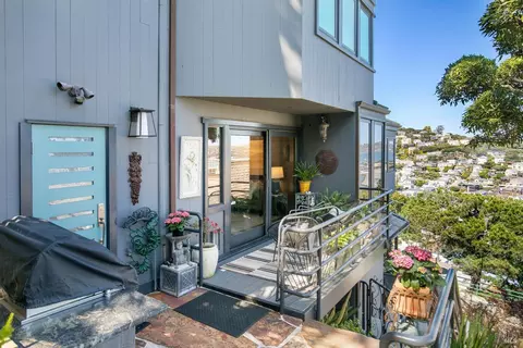 Exterior - 31 Edwards Ave, Sausalito, CA 94965 photo 1 of 3