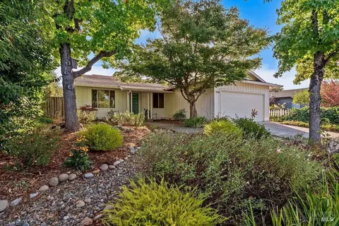 1656 Javore Dr, Santa Rosa, CA 95407