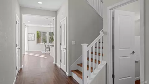 Entry Way - 270 Heritage Ln, Dixon, CA 95620 photo 1 of 4