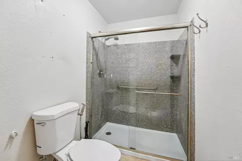 Bath - 3018 Pinyon Ct, Fairfield, CA 94533 photo 4 of 5