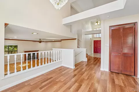 Entry Way - 3018 Pinyon Ct, Fairfield, CA 94533 photo 3 of 6