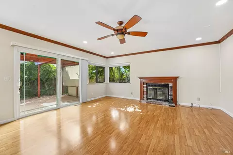 Living - 3018 Pinyon Ct, Fairfield, CA 94533 photo 12 of 12