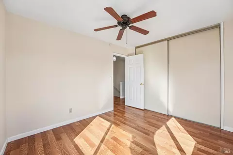 Bedroom - 3018 Pinyon Ct, Fairfield, CA 94533 photo 5 of 9