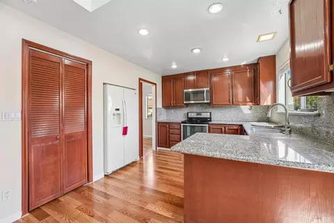 Kitchen - 3018 Pinyon Ct, Fairfield, CA 94533 photo 4 of 5