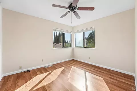Bedroom - 3018 Pinyon Ct, Fairfield, CA 94533 photo 4 of 9