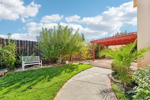 Exterior - 3018 Pinyon Ct, Fairfield, CA 94533 photo 9 of 10