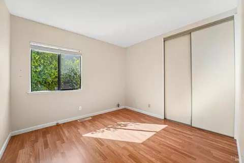 Bedroom - 3018 Pinyon Ct, Fairfield, CA 94533 photo 3 of 9