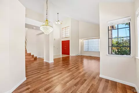 Living - 3018 Pinyon Ct, Fairfield, CA 94533 photo 6 of 12