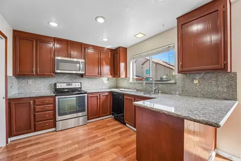 Kitchen - 3018 Pinyon Ct, Fairfield, CA 94533 photo 3 of 5