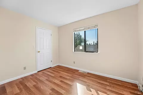 Bedroom - 3018 Pinyon Ct, Fairfield, CA 94533 photo 7 of 9