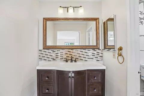 Bath - 3018 Pinyon Ct, Fairfield, CA 94533 photo 5 of 5