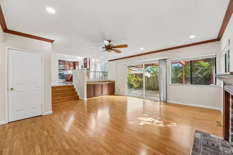 Living - 3018 Pinyon Ct, Fairfield, CA 94533 photo 8 of 12