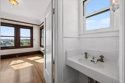 Bath - 635-637 Georgia St, Vallejo, CA 94590 photo 2 of 3
